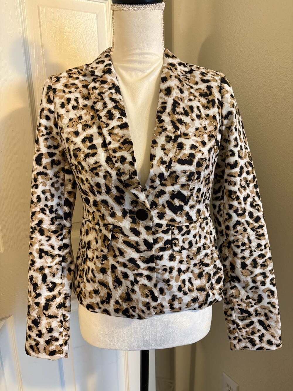 Sharp! Calvin Klein Leopard Print Blazer